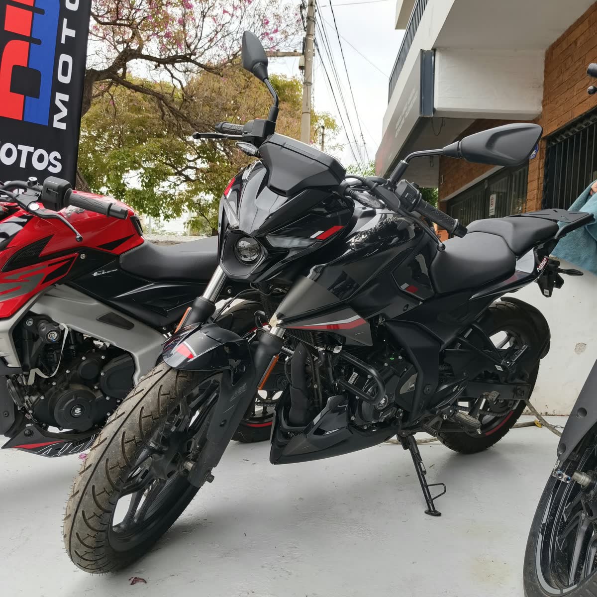 Bajaj Rouser N 250