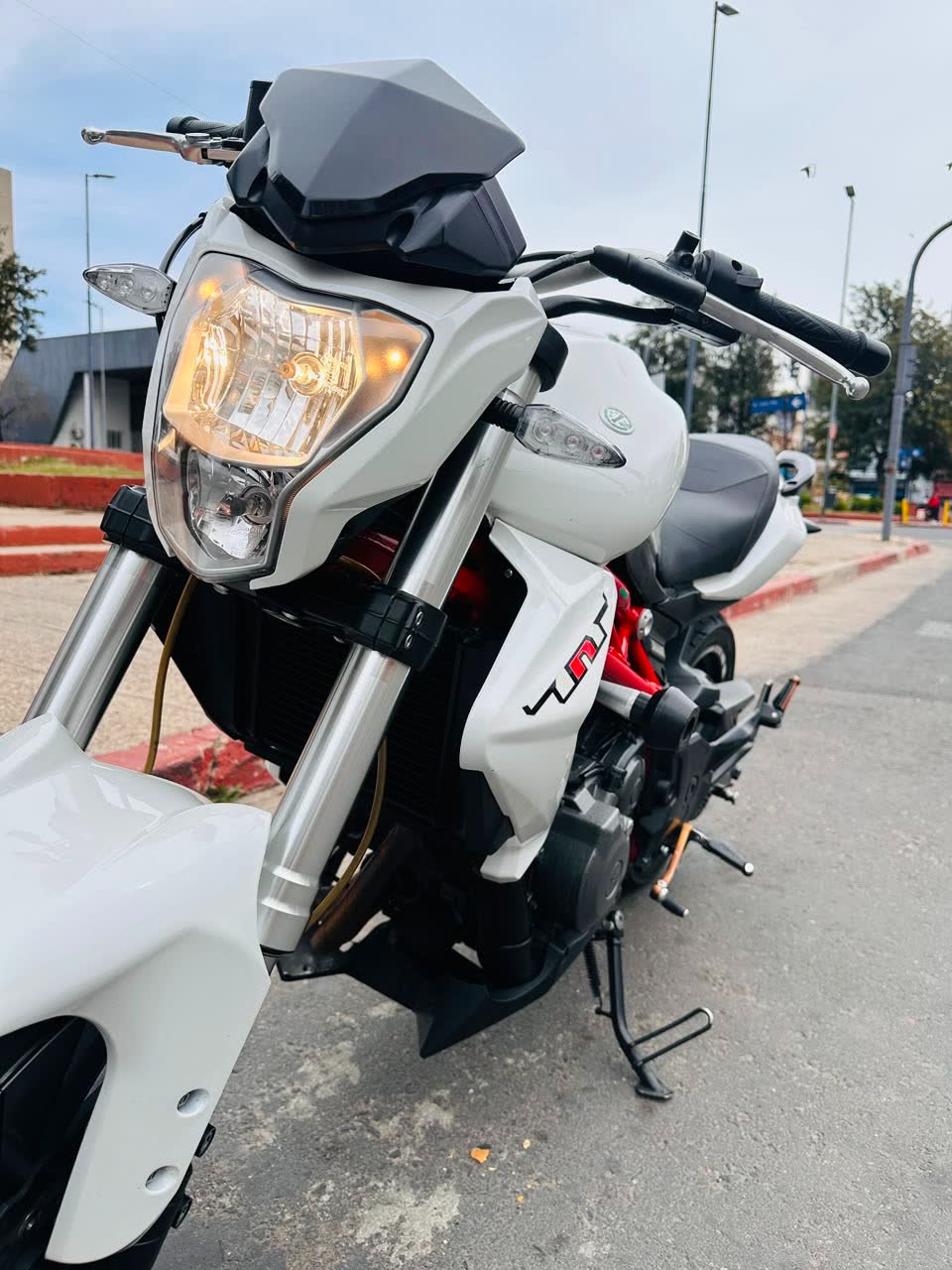 Benelli TNT 300 foto 6
