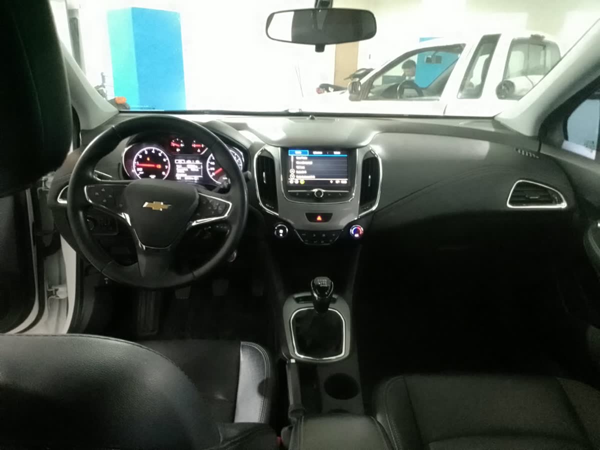 Chevrolet Cruze 4P 1.4 T LT MT foto 8