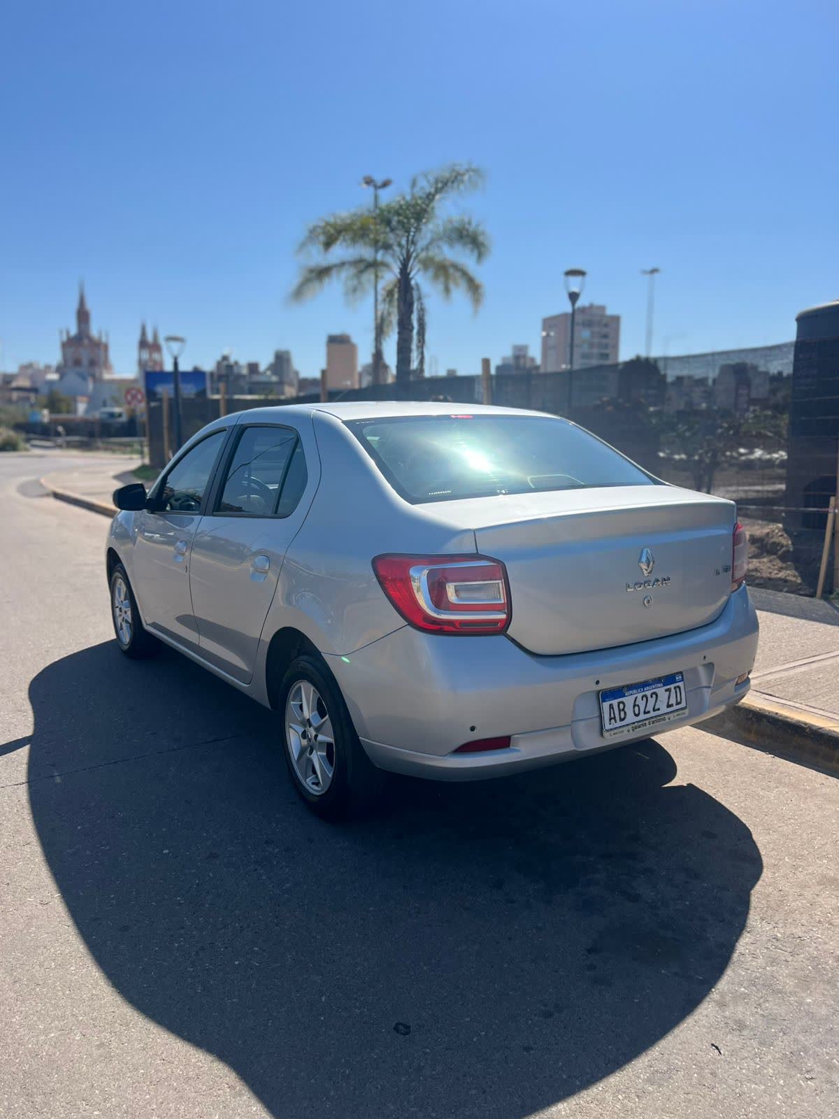 Renault Nuevo Logan Privilege 1.6 16V foto 4