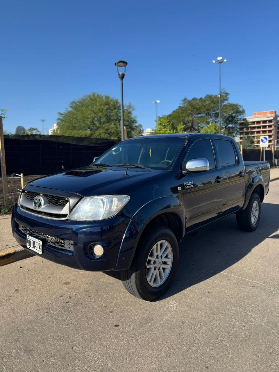 Toyota Hilux 4x4 Cabina Doble SRV 3.0 TDI A/T foto 6