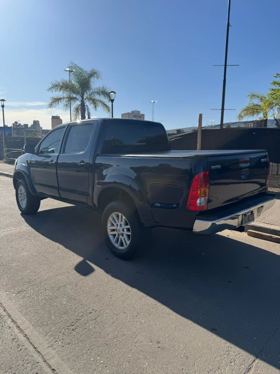 Toyota Hilux 4x4 Cabina Doble SRV 3.0 TDI A/T foto 7