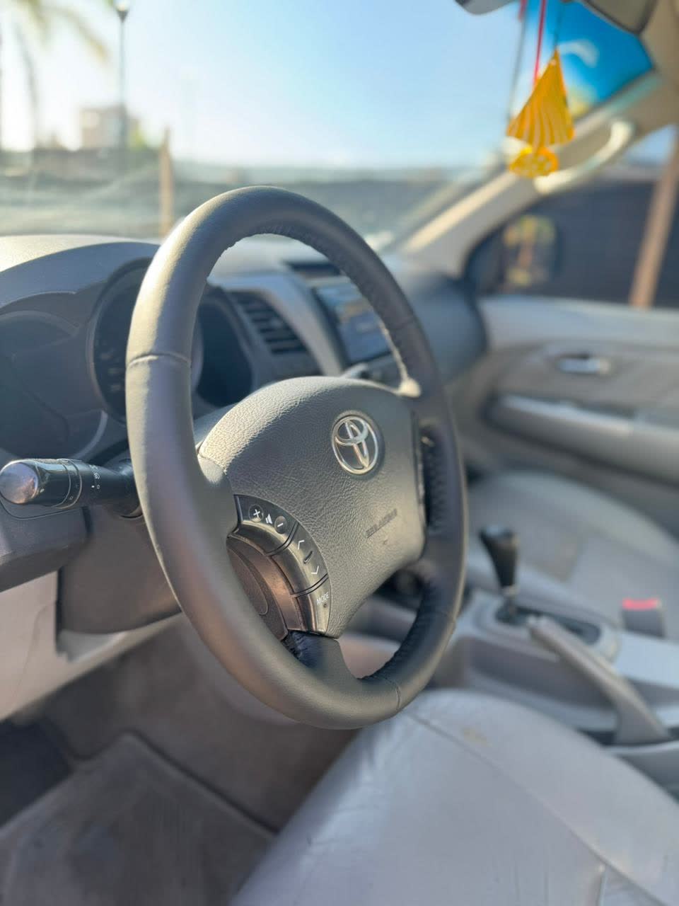 Toyota Hilux 4x4 Cabina Doble SRV 3.0 TDI A/T foto 9