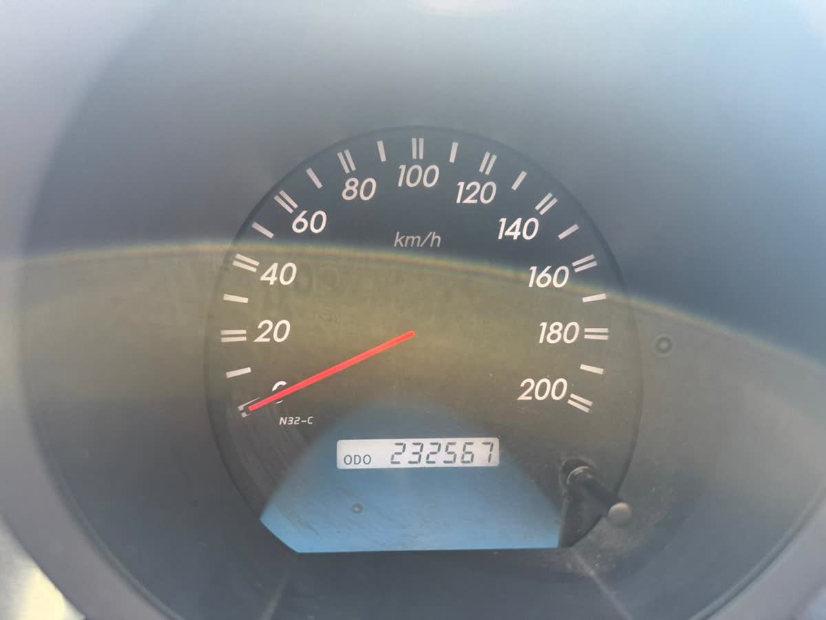 Toyota Hilux 4x4 Cabina Doble SRV 3.0 TDI A/T foto 10
