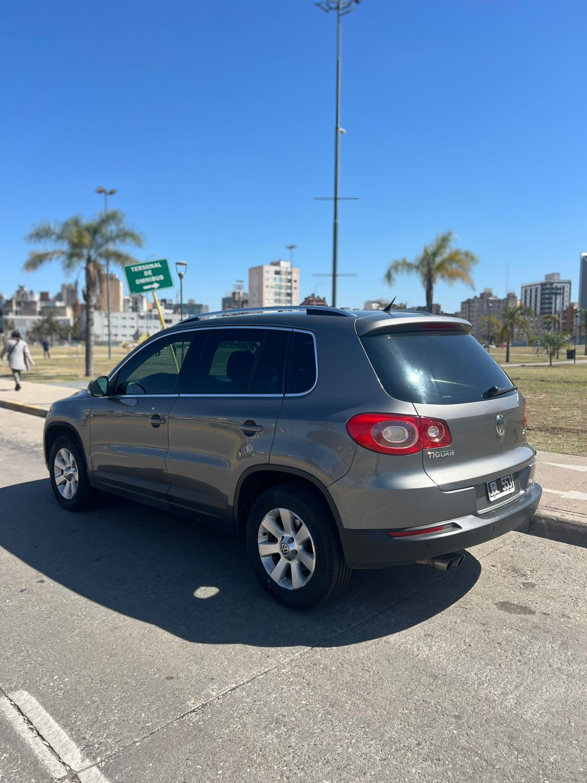 Volkswagen Tiguan 2.0 TSI foto 3