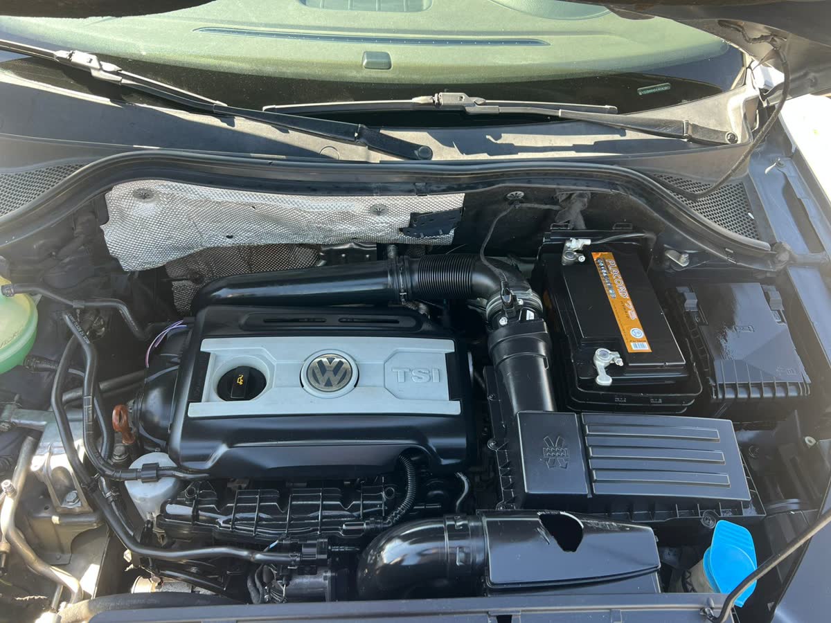 Volkswagen Tiguan 2.0 TSI foto 13