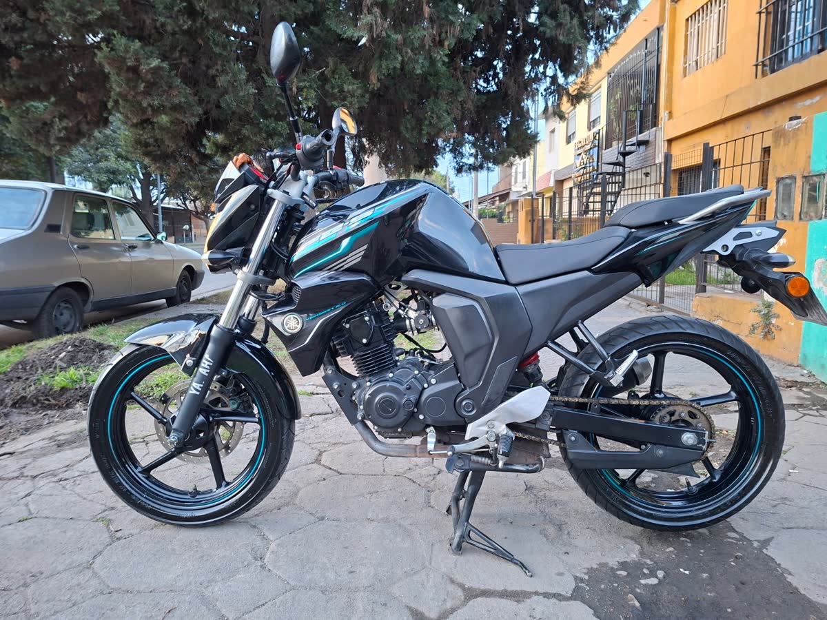 Yamaha FZ S Fi