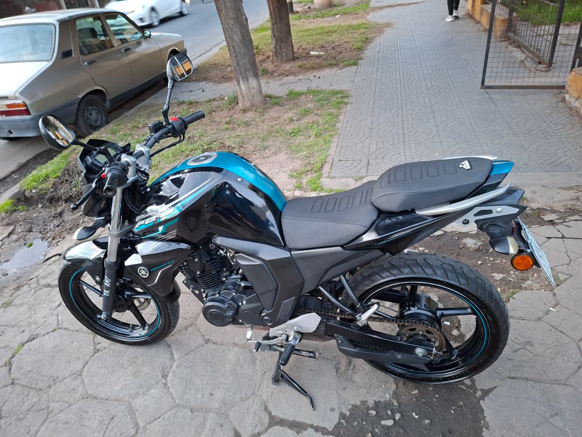 Yamaha FZ S Fi foto 3