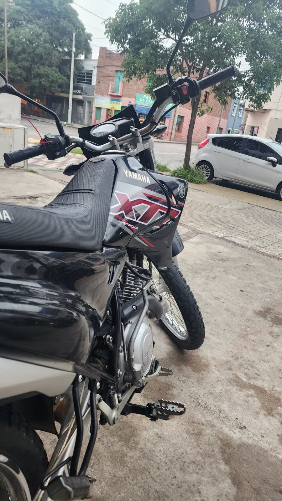 Yamaha XTZ 125E foto 5